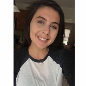 Meet your Posher, Ayla